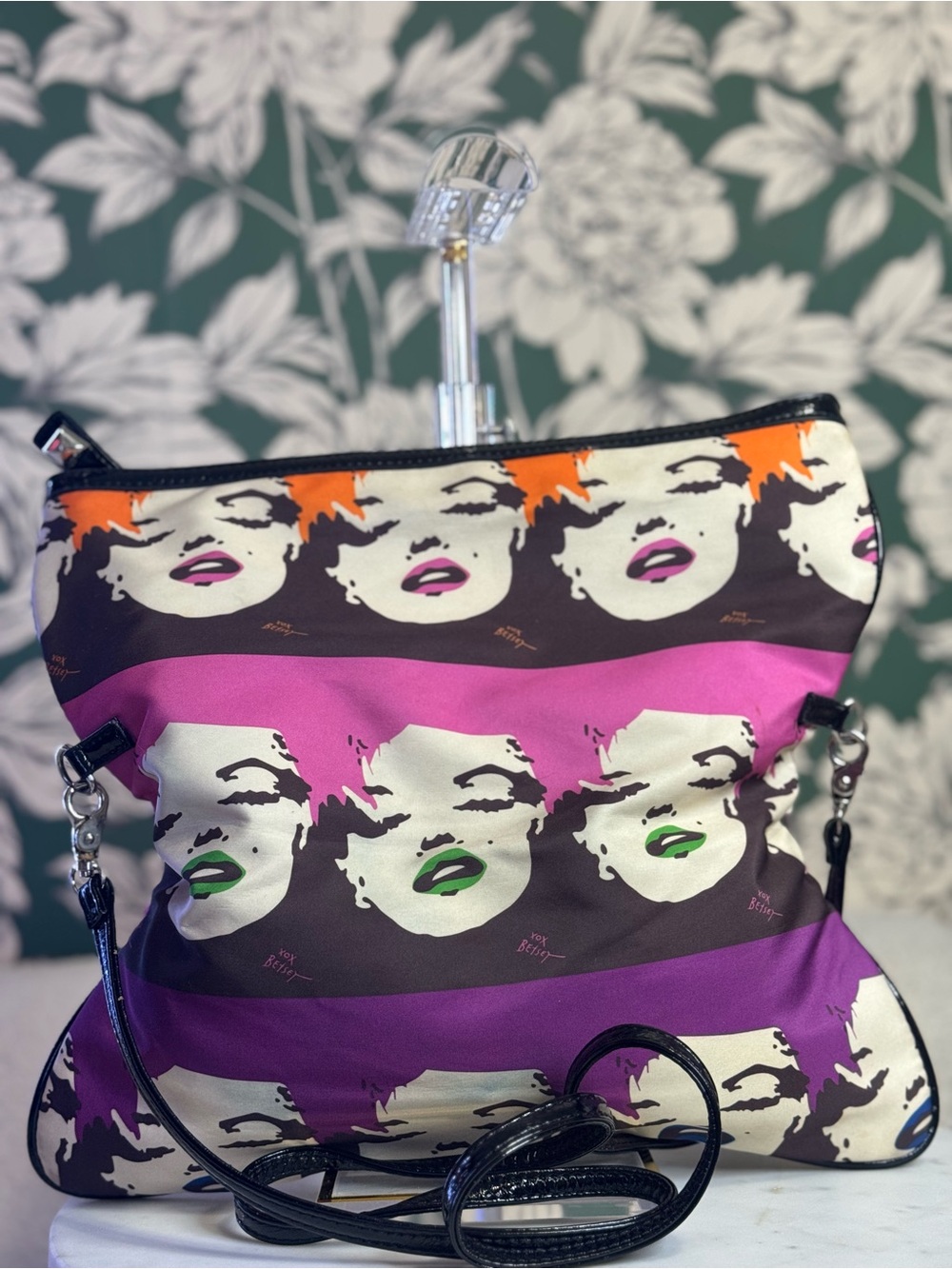 Betsey Johnson *RARE* Marilyn Monroe Pop Art Foldover Crossbody Bag - Picture 4 of 7